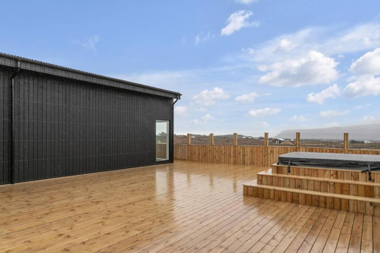 Luxury Log Home With A Hot Tub Selfoss Esterno foto