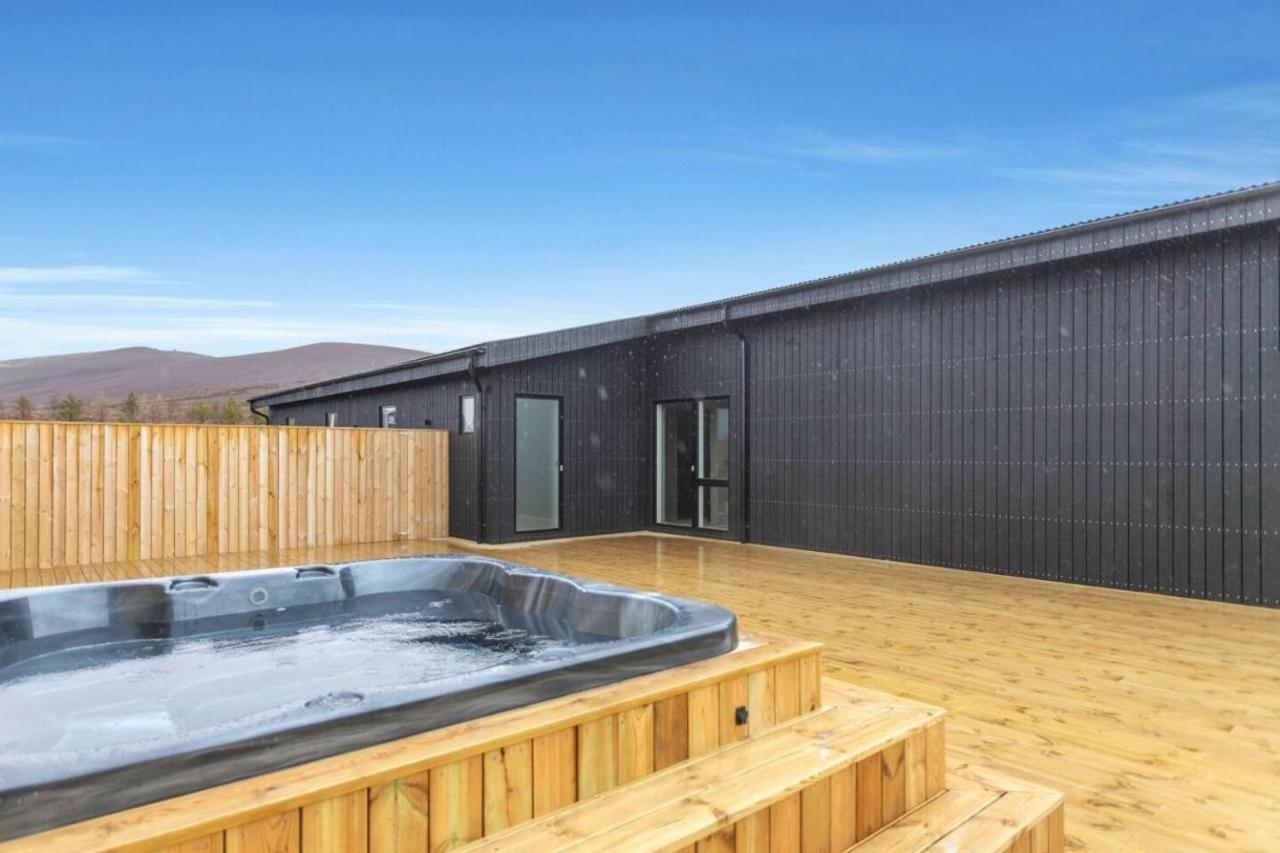 Luxury Log Home With A Hot Tub Selfoss Esterno foto