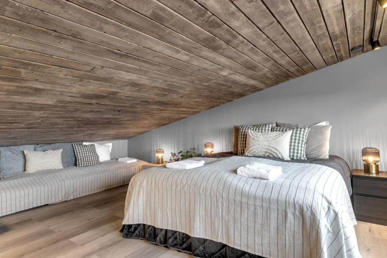 Luxury Log Home With A Hot Tub Selfoss Esterno foto