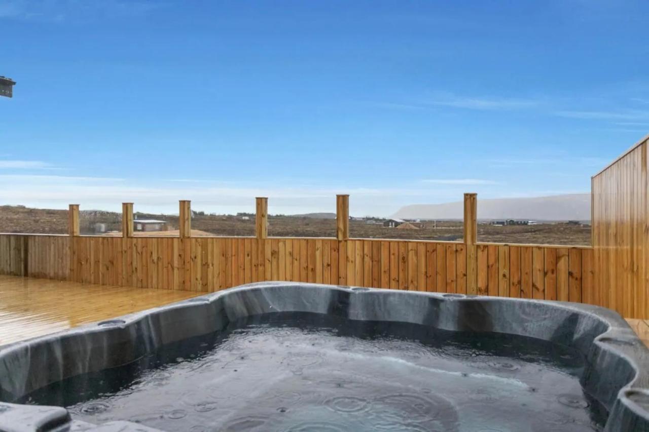 Luxury Log Home With A Hot Tub Selfoss Esterno foto