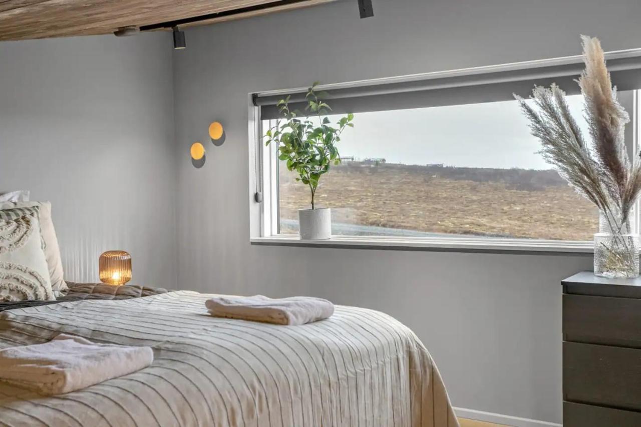 Luxury Log Home With A Hot Tub Selfoss Esterno foto