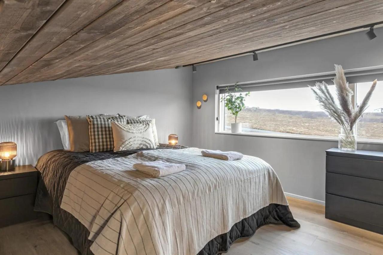 Luxury Log Home With A Hot Tub Selfoss Esterno foto